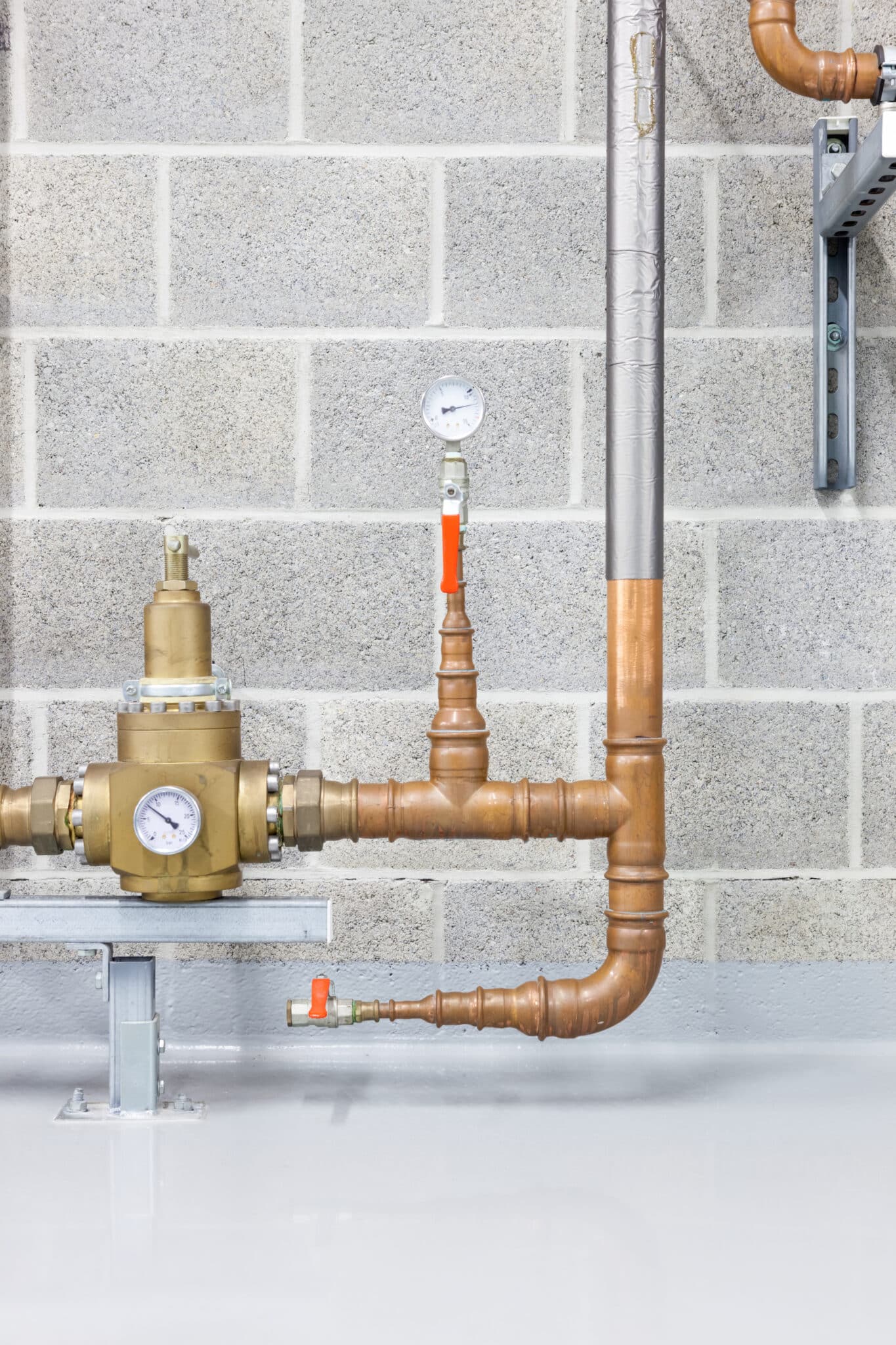 Pressure regulator install.