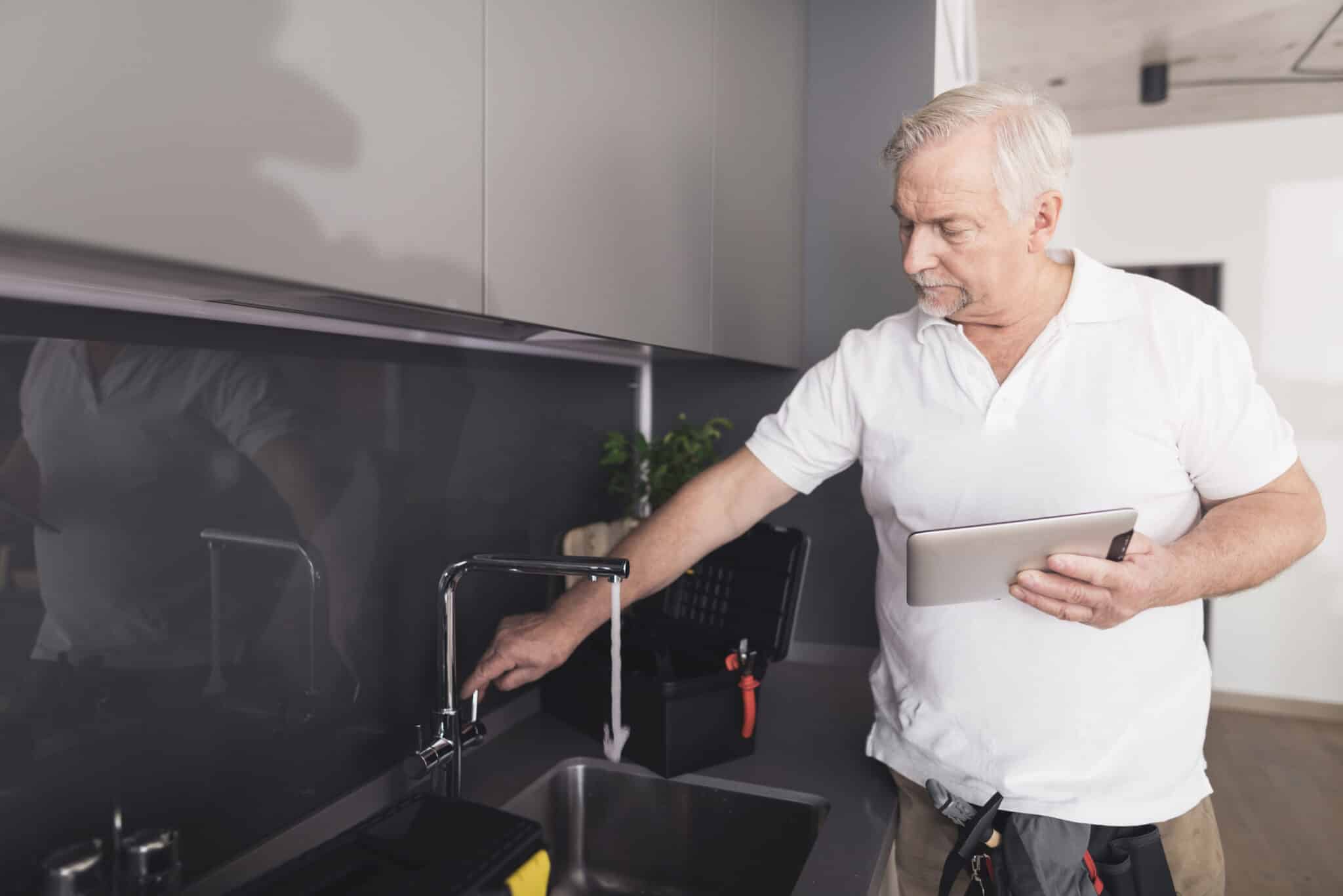 Plumbing services, Phoenix Plumbing Leaders.