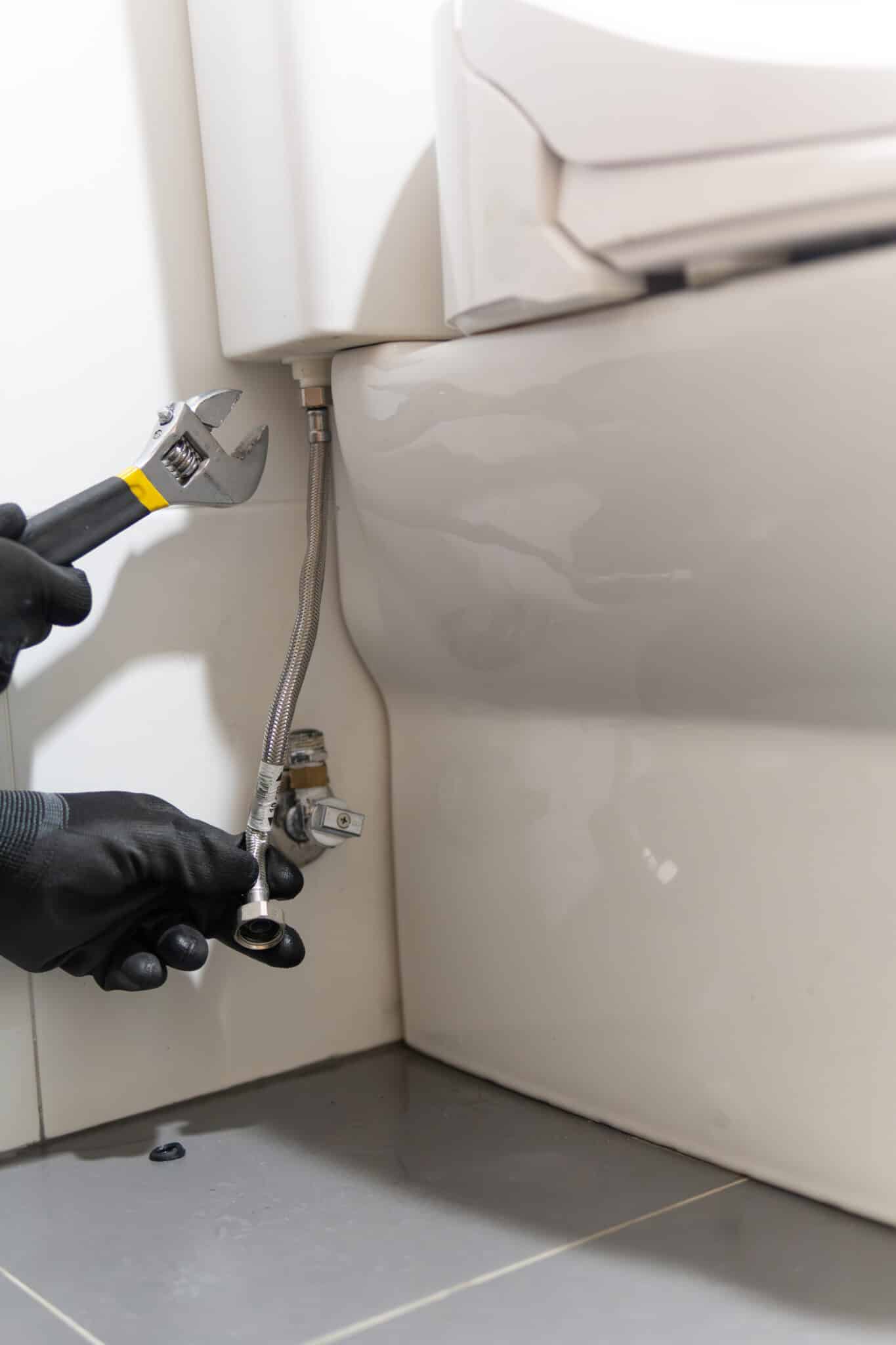 Toilet inspection leak and repair, Plumber holiday toilet use.